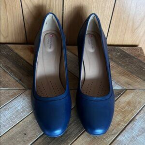 Clarks Women's Navy Blue Heels Size 10M